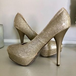 Mossimo gold glitter, sparkle heels- never worn